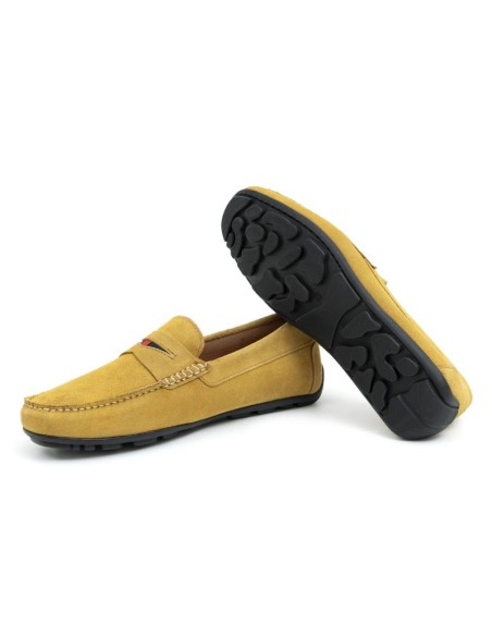 Moustache suede moccasin