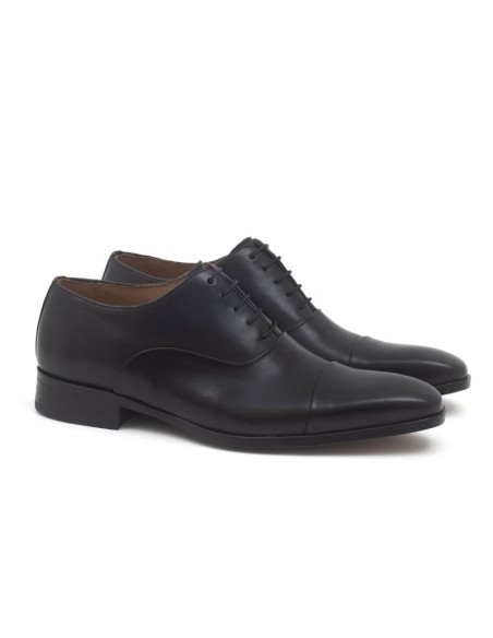 Black leather Oxford