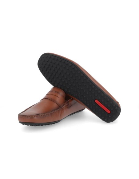 Mocasín de piel con antifaz color cuero