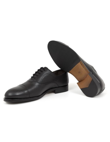 Black leather Oxford