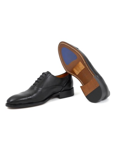 Black leather Oxford
