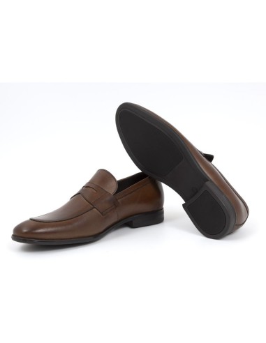 Mocasín de piel con antifaz color cuero