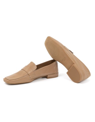 Beige leather women's moccasins