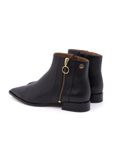 Black solid color women's boots 2