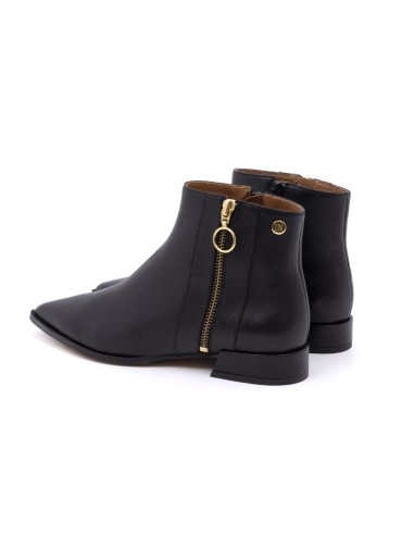 Black solid color women's boots