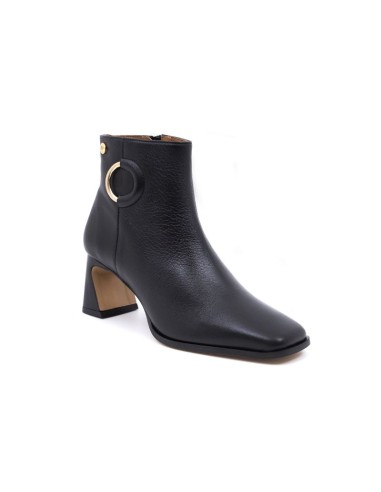 Black solid color women's boots