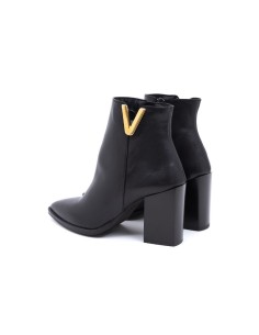 Black solid color women's boots 2