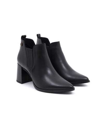 Black solid color women's boots