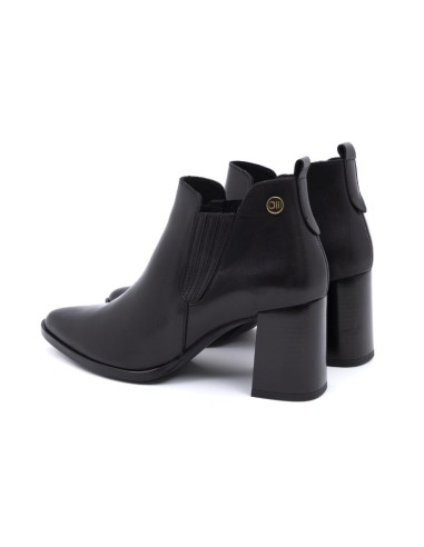 Black solid color women's boots