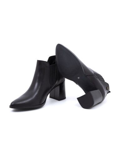 Botines de mujer liso con elástico lateral color negro