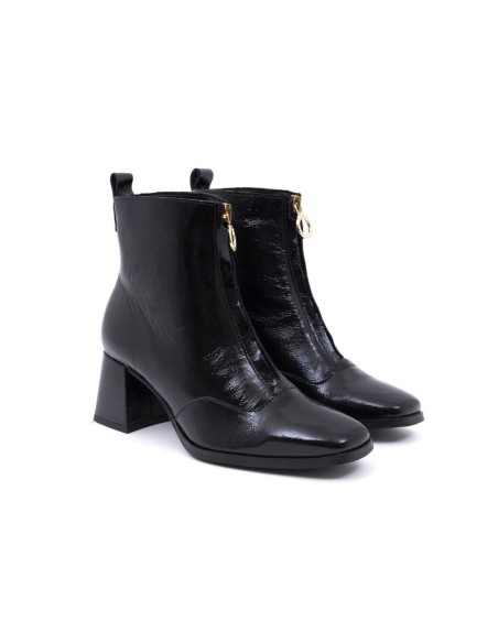 Black solid color women's boots