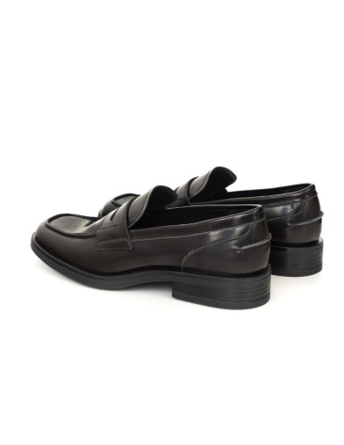 Brown leather women's mocassins