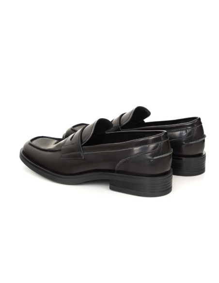 Brown leather women's moccasins
