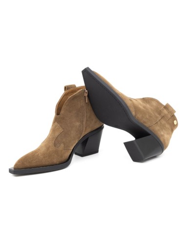 Botines de mujer de ante liso color beige