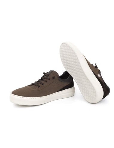 Sneakers de piel liso color marrón