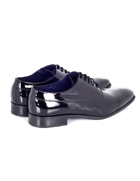 Black leather Oxford