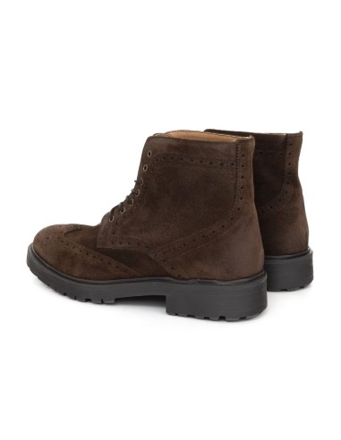 Brown suede boot