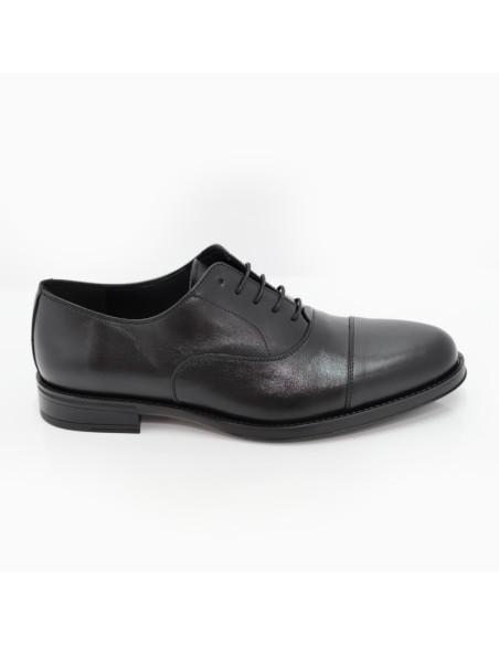 Black leather Oxford