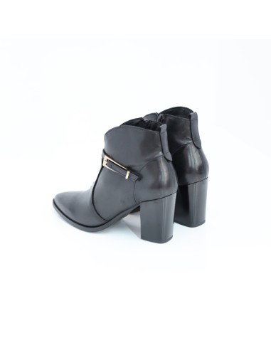 Black solid color women's boots