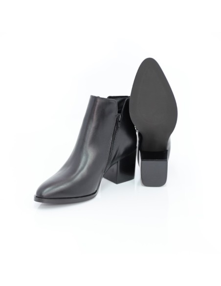 Black solid color women's boots