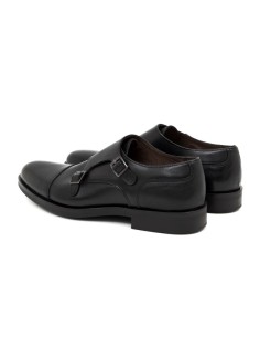 Zapato con hebilla de piel con dos  hebillas color negro 2