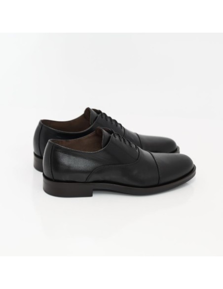 Black leather Oxford