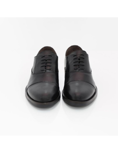Black leather Oxford