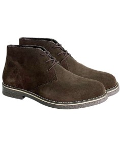 Brown suede boot