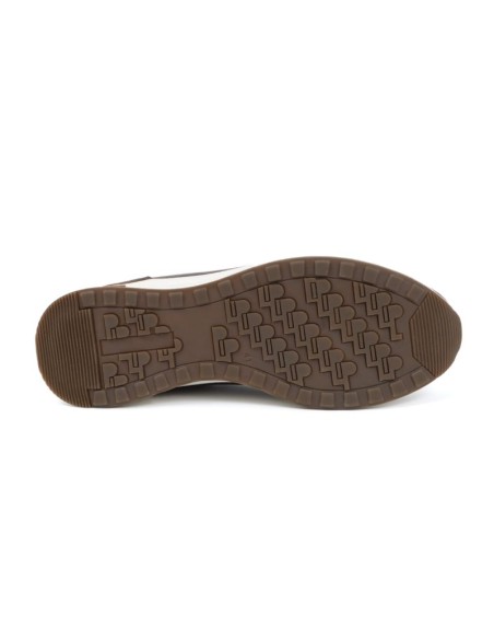 Deportivo de piel liso color marrón