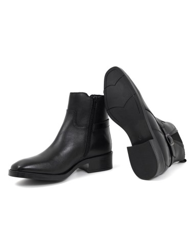 Botines de mujer de piel acabado a mano color negro