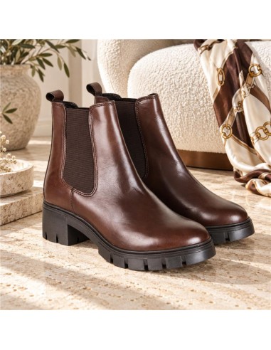 Botines de mujer de piel acabado a mano color cuero