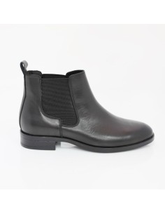 Black leather women's boots 2