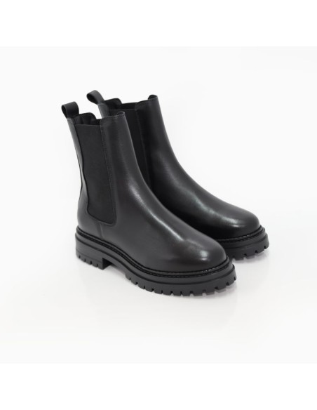 Botas de mujer de piel con aplique metálico color negro