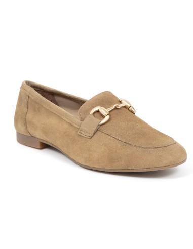 Mocasines de mujer de ante con aplique metálico color cuero