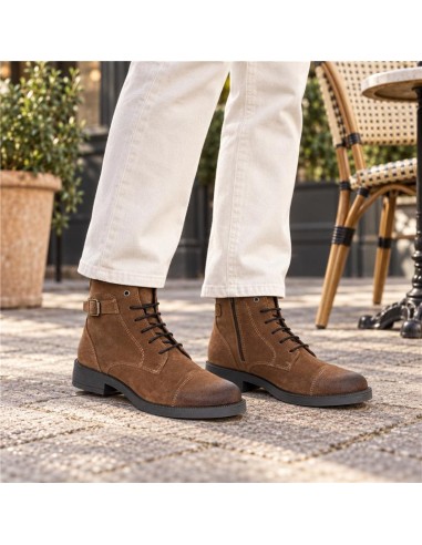 Botines de mujer de ante con hebilla color cuero