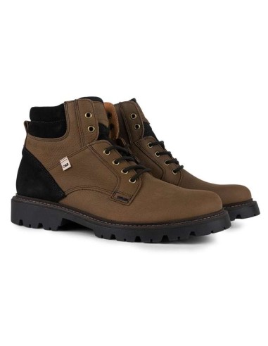 Brown nubuck boot