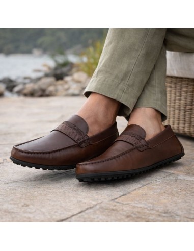 Mocasín de piel con antifaz color marrón