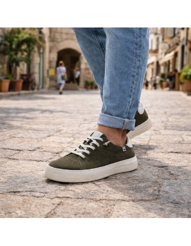 Sneakers de nobuck liso color verde