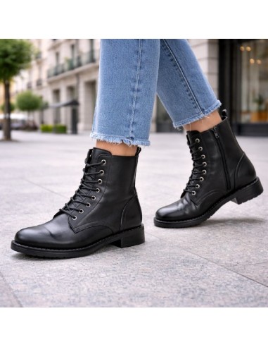 Botines de mujer de piel acabado a mano color negro