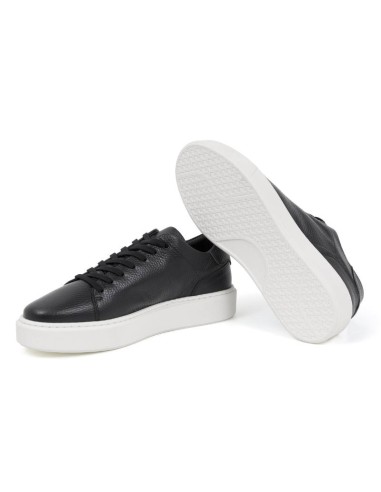 Sneakers de piel liso color negro