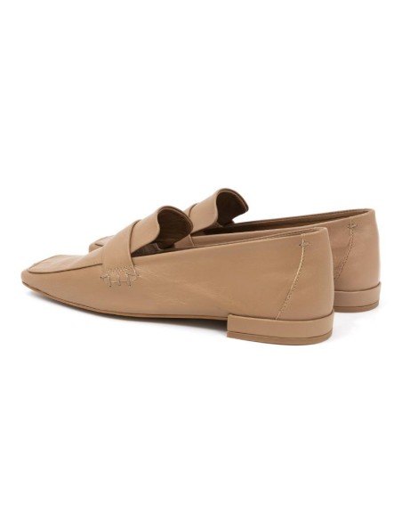 Beige leather women's mocassins