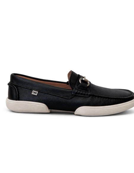 Mocasín de piel con hebilla color negro