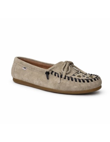 Mocasines de mujer de ante con remaches color beige