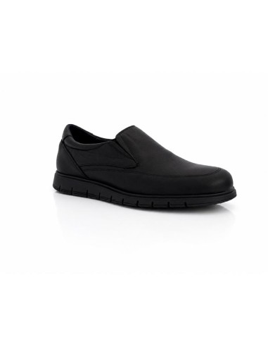 Mocasín de piel con aplique metálico color negro
