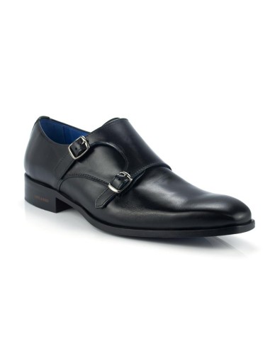 Zapato con hebilla de piel con dos  hebillas color negro