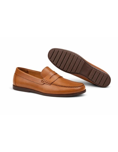 Mocasín de piel con antifaz color cuero