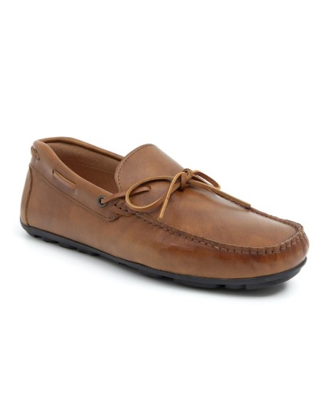 Mocasín de piel con cordón de piel color cuero