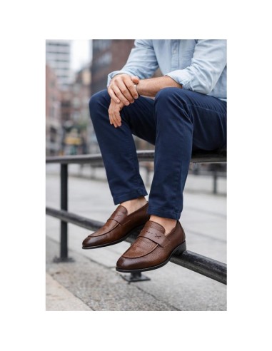 Mocasín de piel con antifaz color cuero