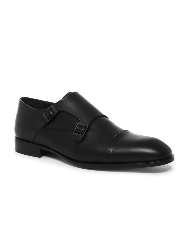Zapato con hebilla de piel con dos  hebillas color negro