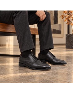 Derby de piel liso color negro